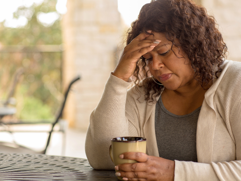 quais são os sintomas da menopausa e dores